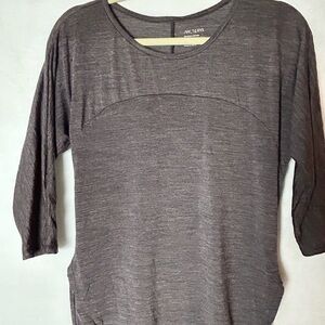 Arc'teryx Gray Blouse with Relaxed Fit and Three-Quarter Sleeves
